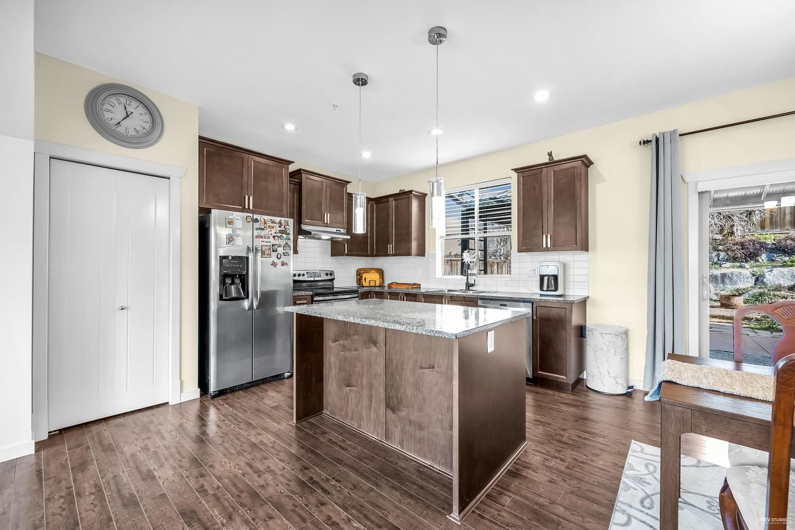Listing Image 11