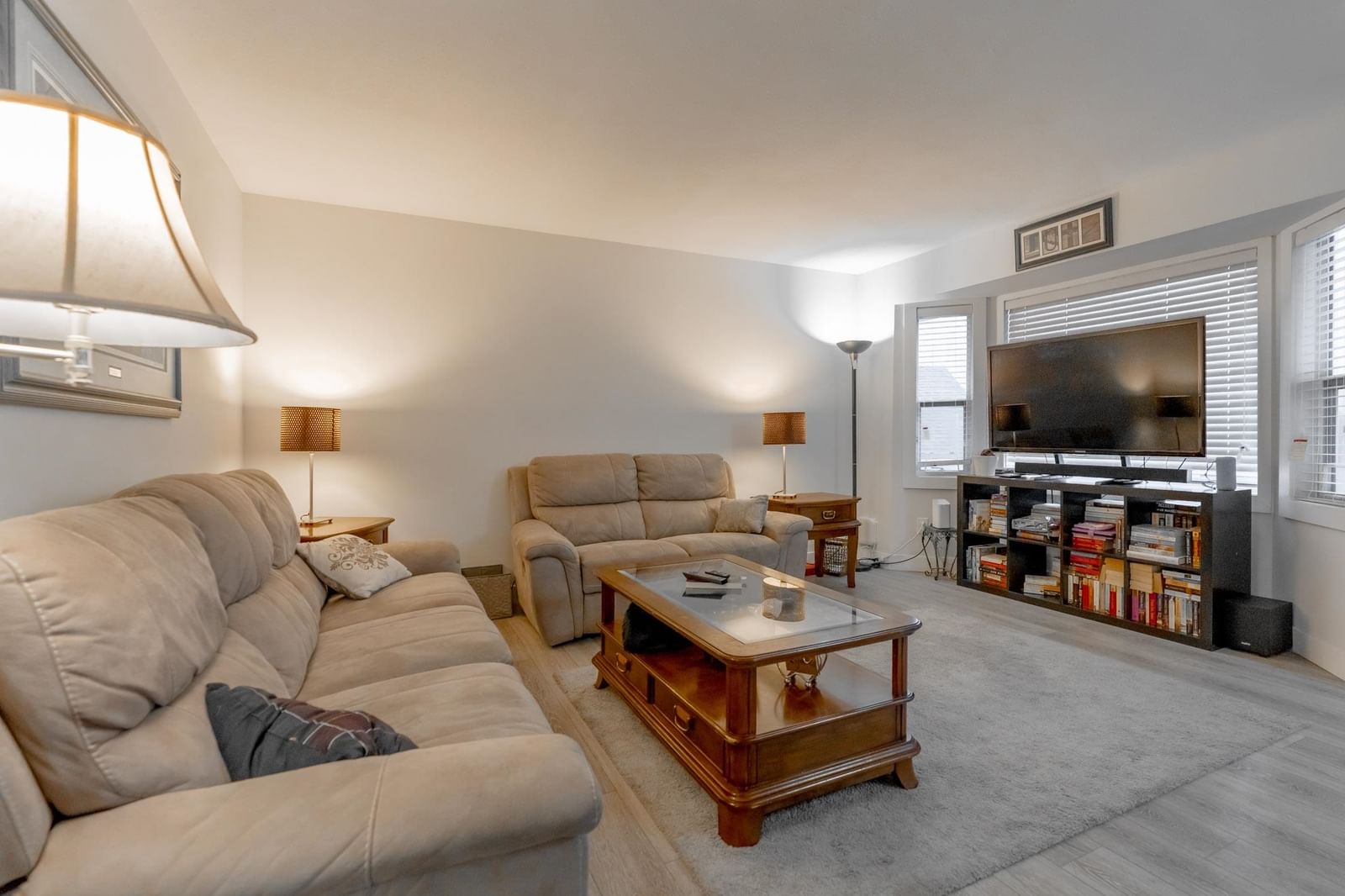 Listing Image 14