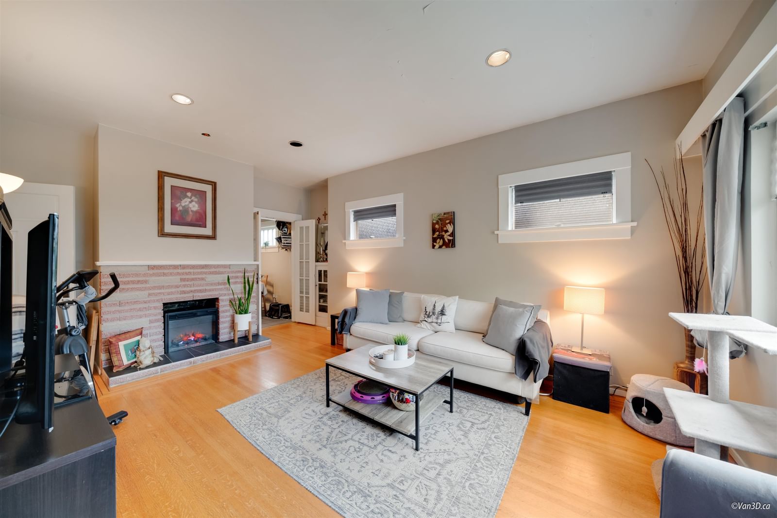 Listing Image 6