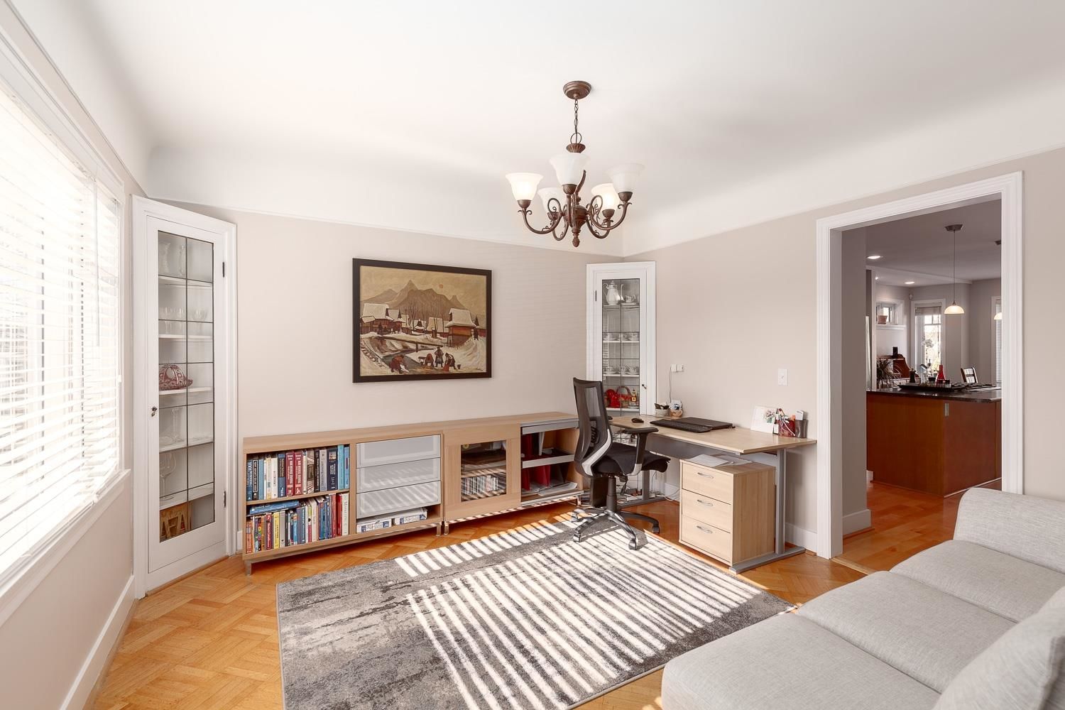 Listing Image 8