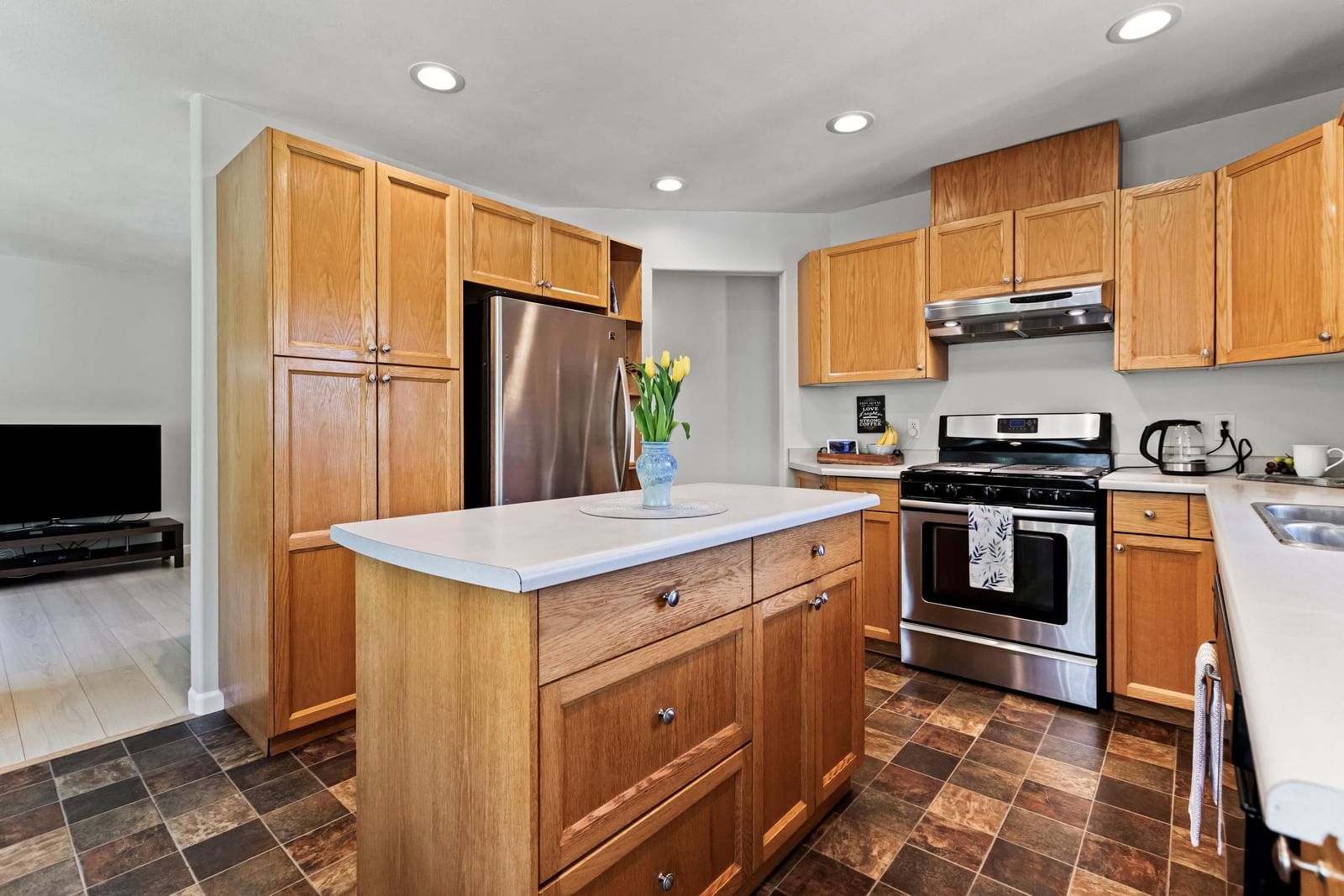 Listing Image 12