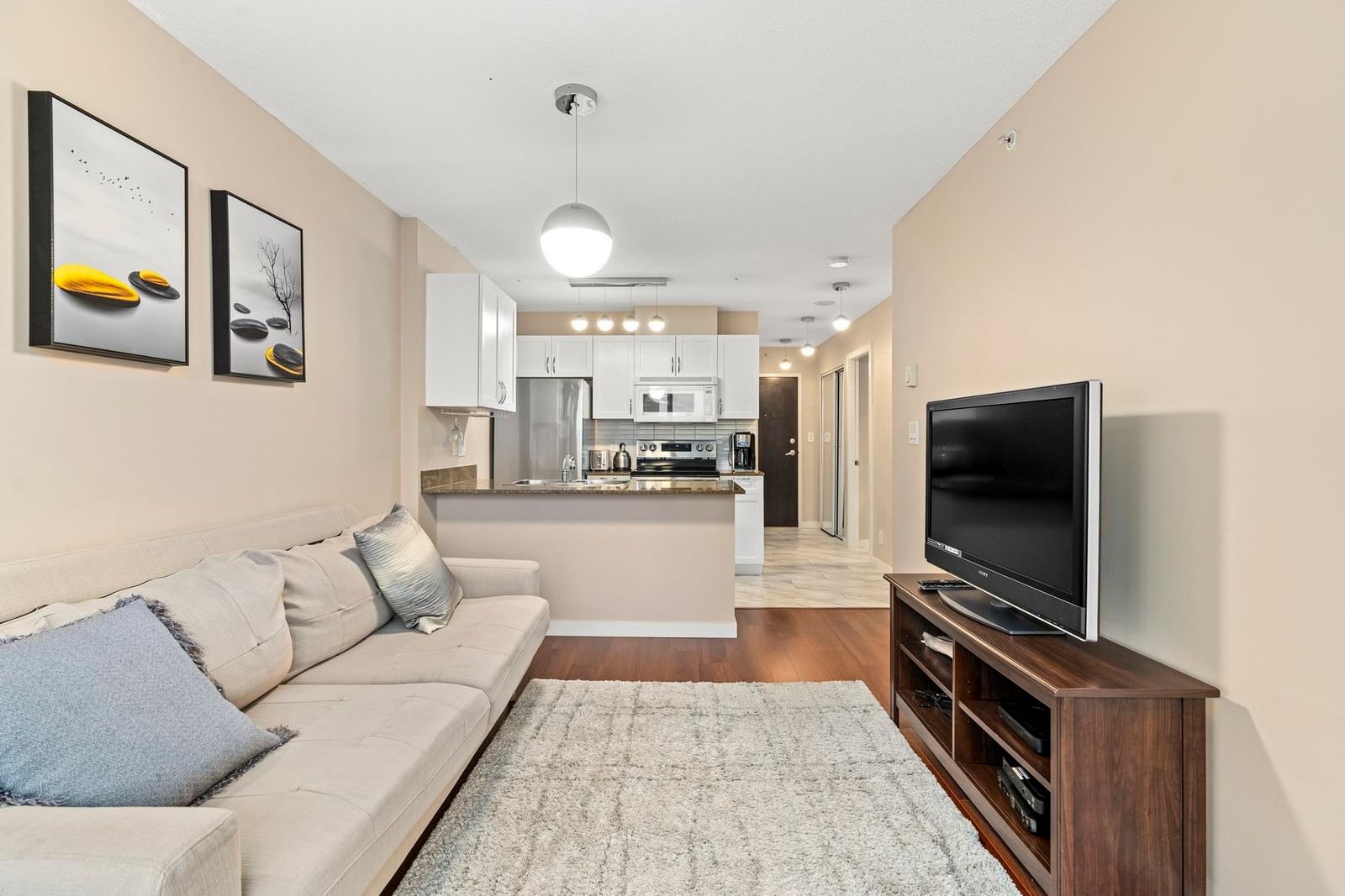 Listing Image 9