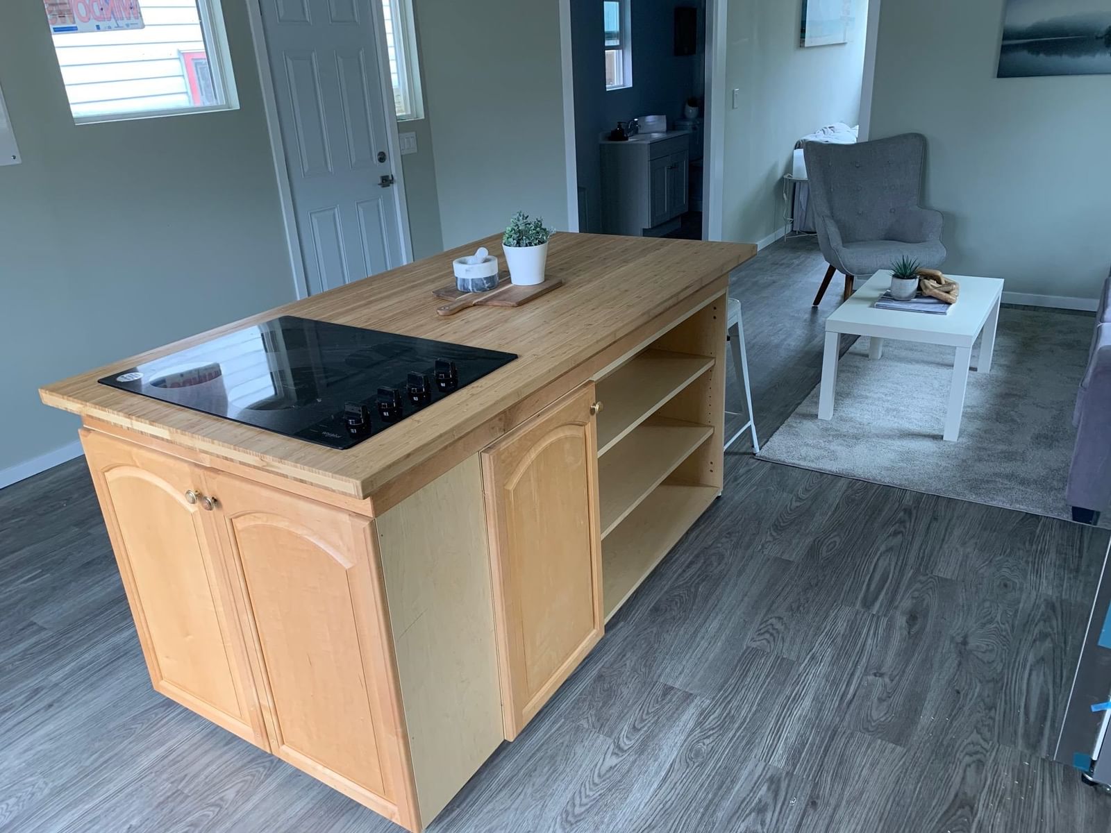 Listing Image 11