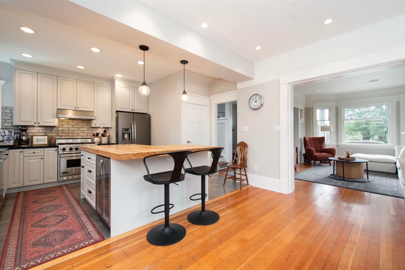 Listing Image 10