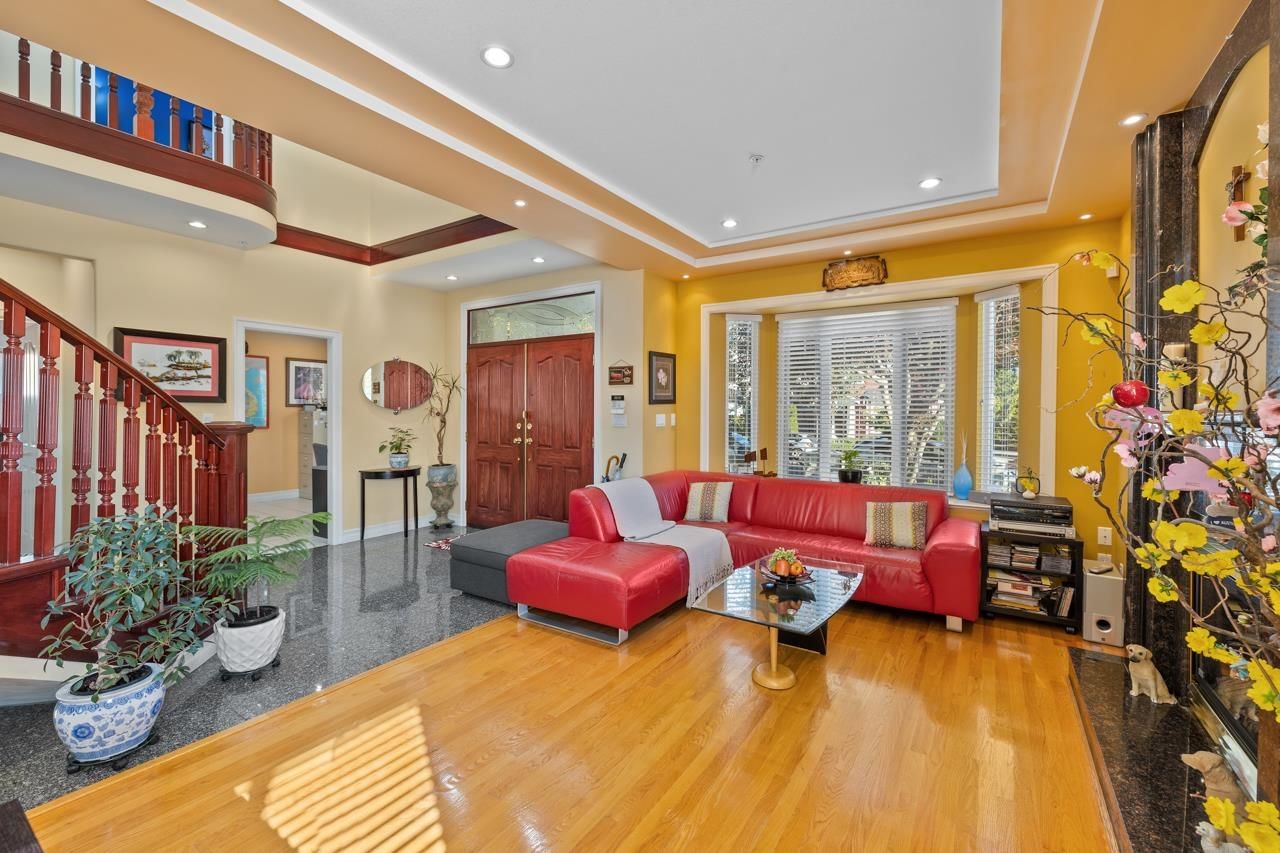 Listing photo 5