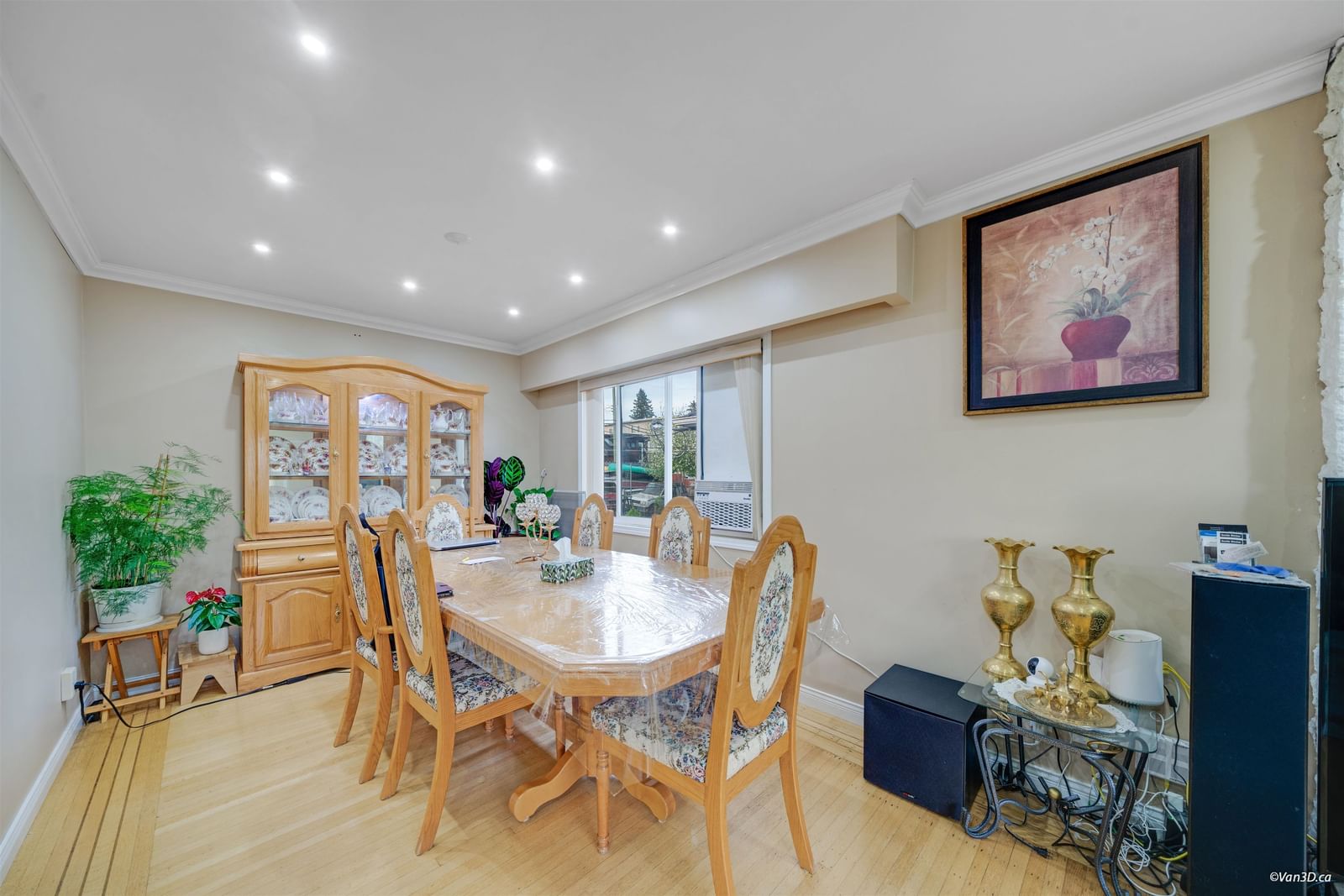 Listing Image 6