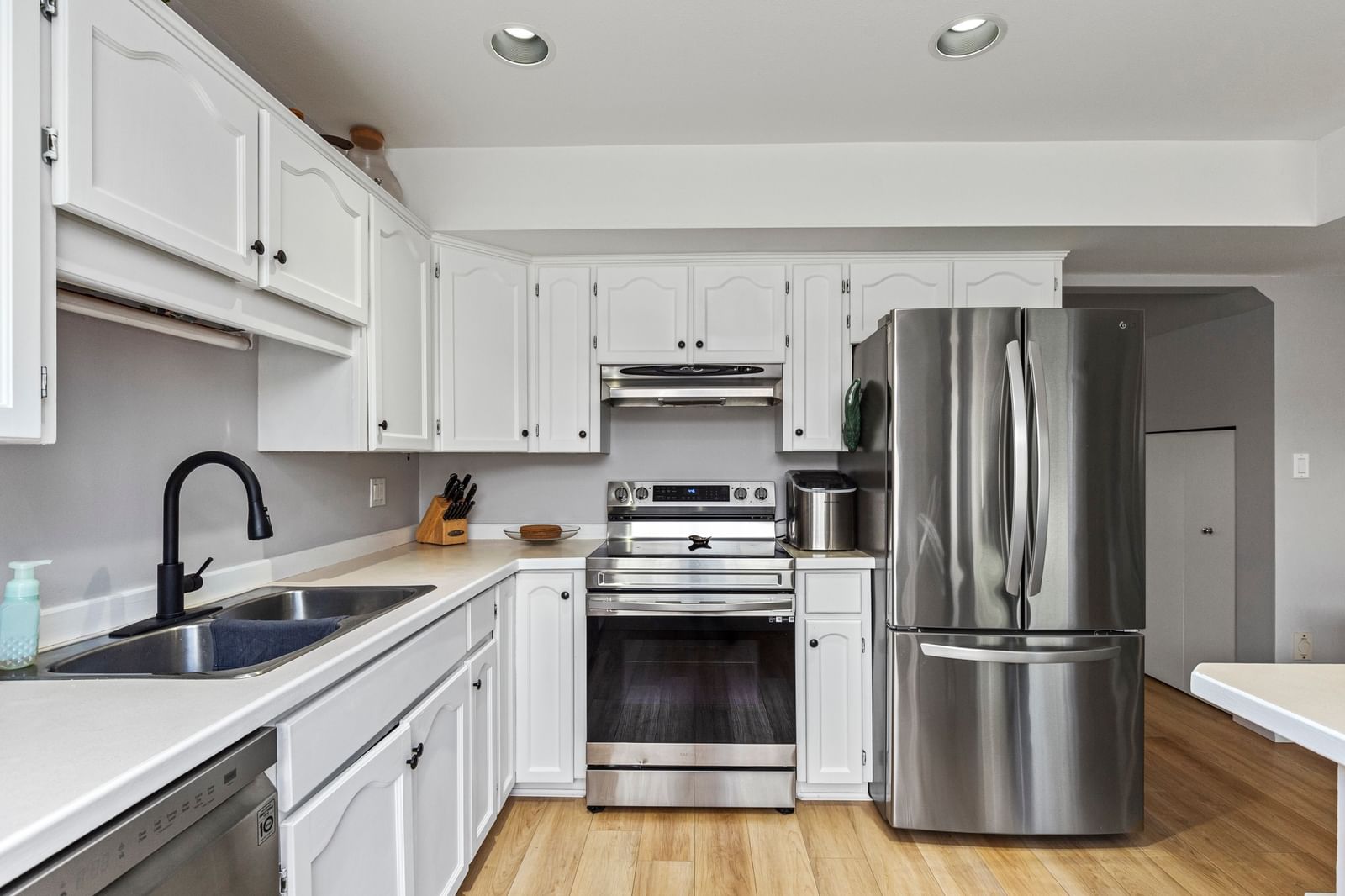 Listing Image 15