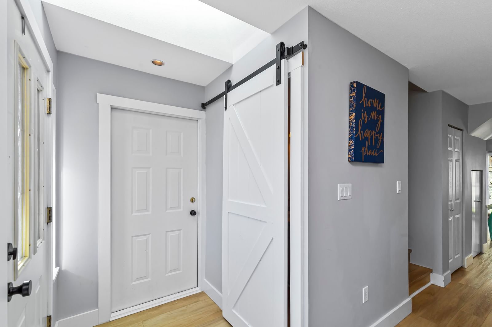 Listing Image 4
