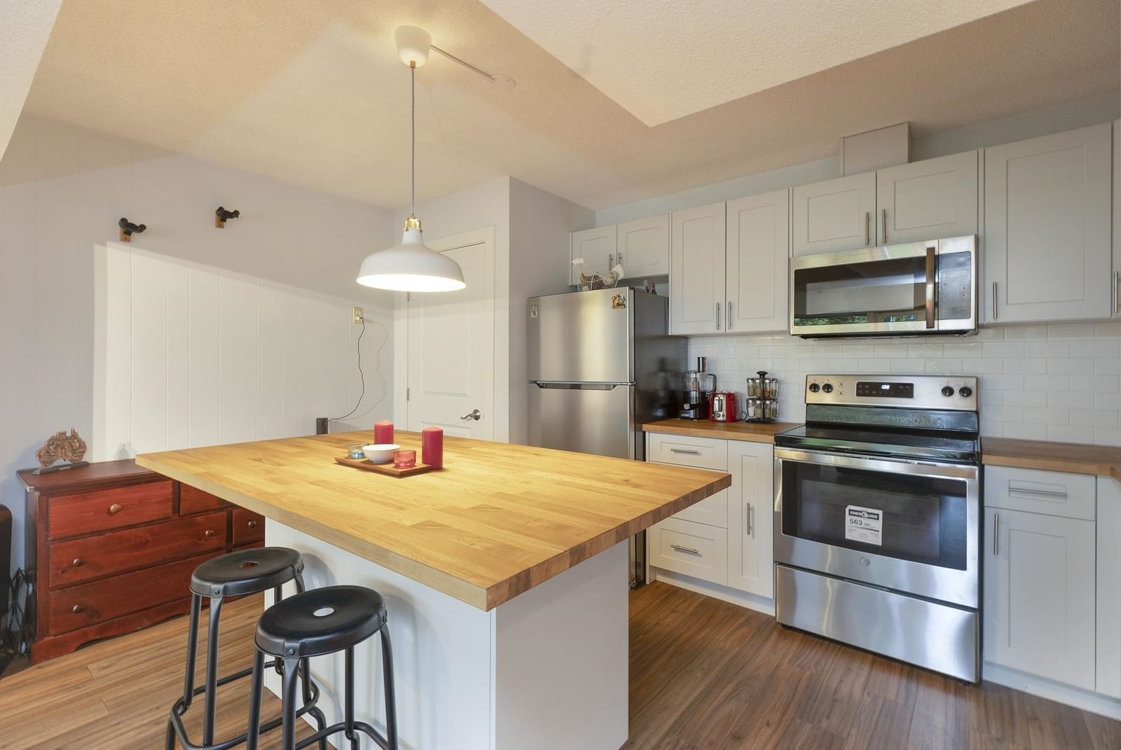 Listing Image 15