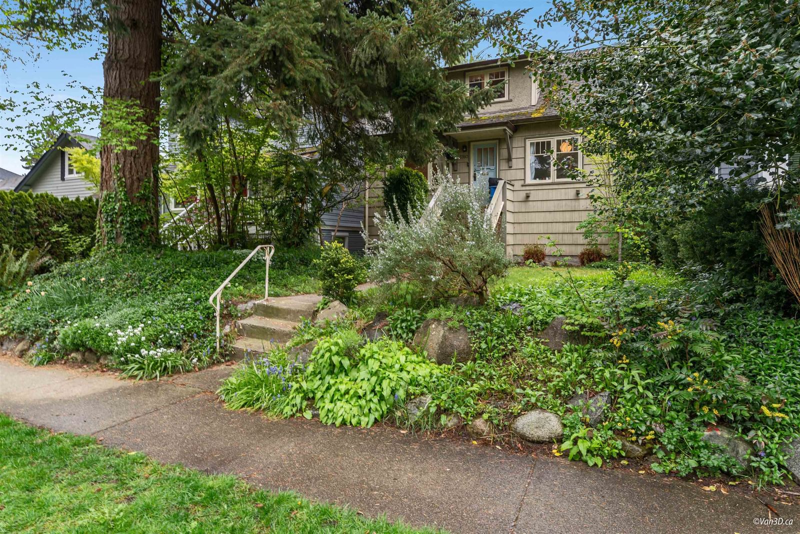 Listing Image 4
