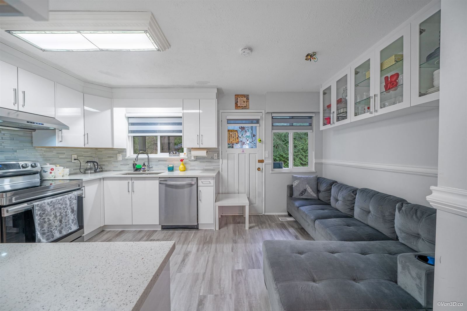 Listing Image 11