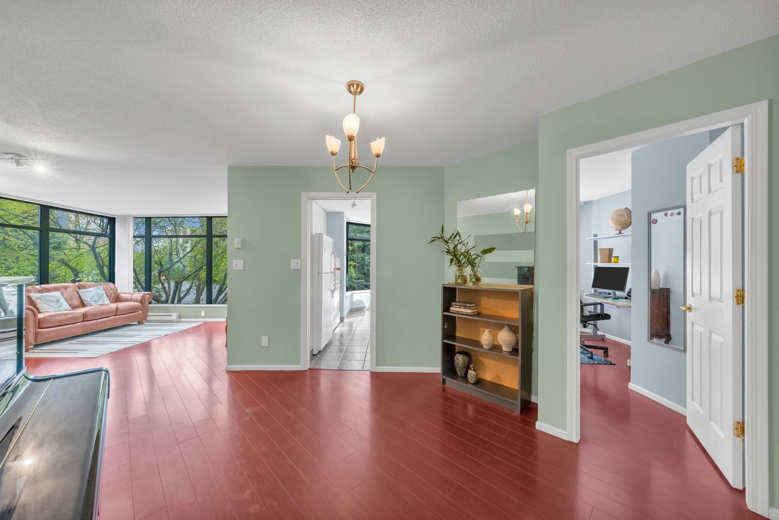 Listing Image 6