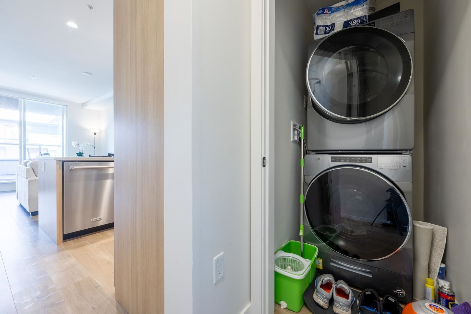 Listing Image 15