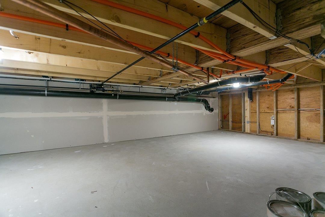 Listing Image 28