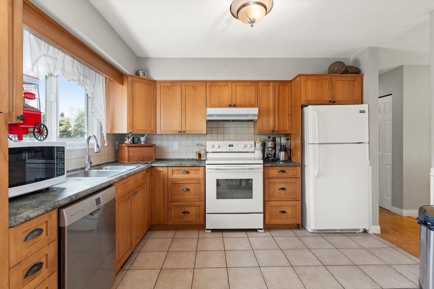 Listing Image 16