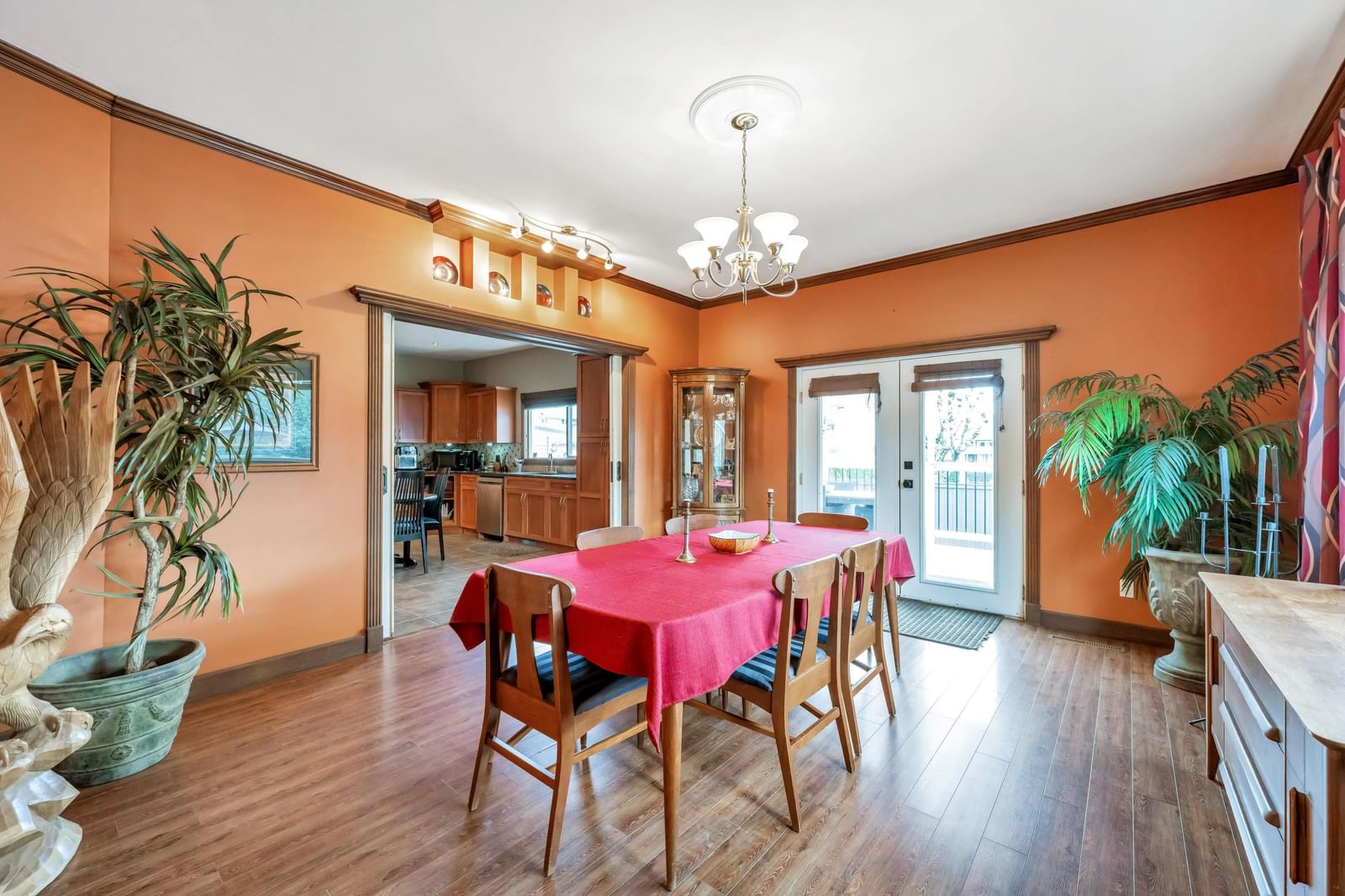 Listing Image 10