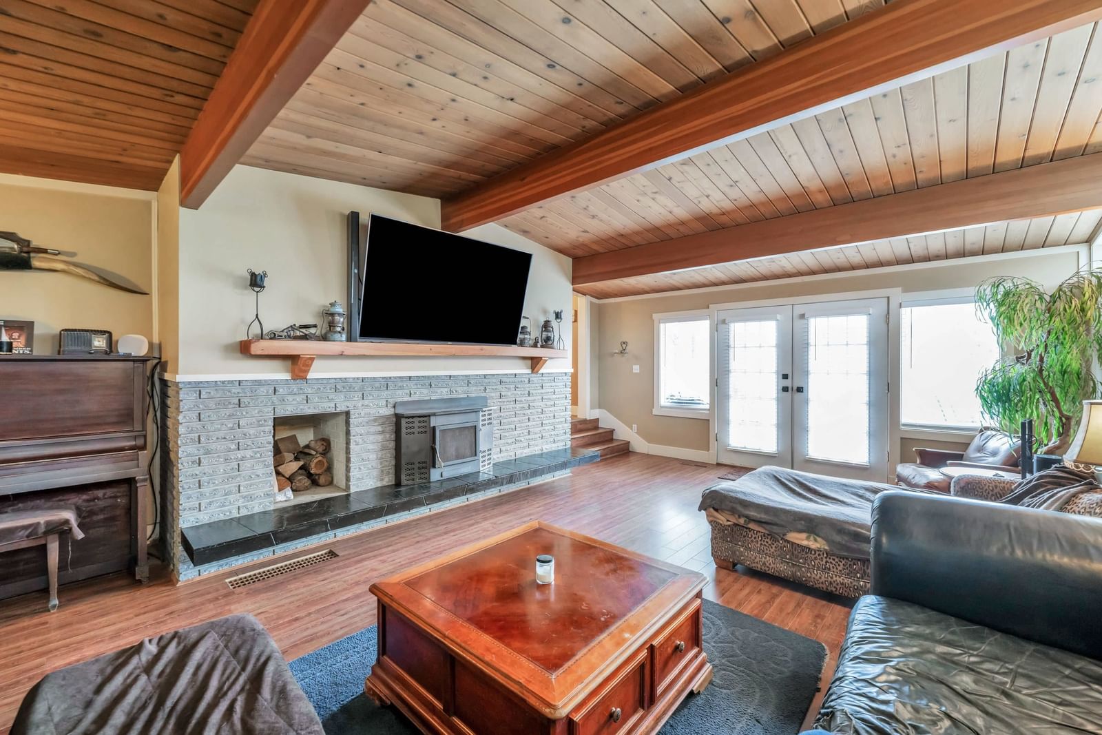 Listing Image 8