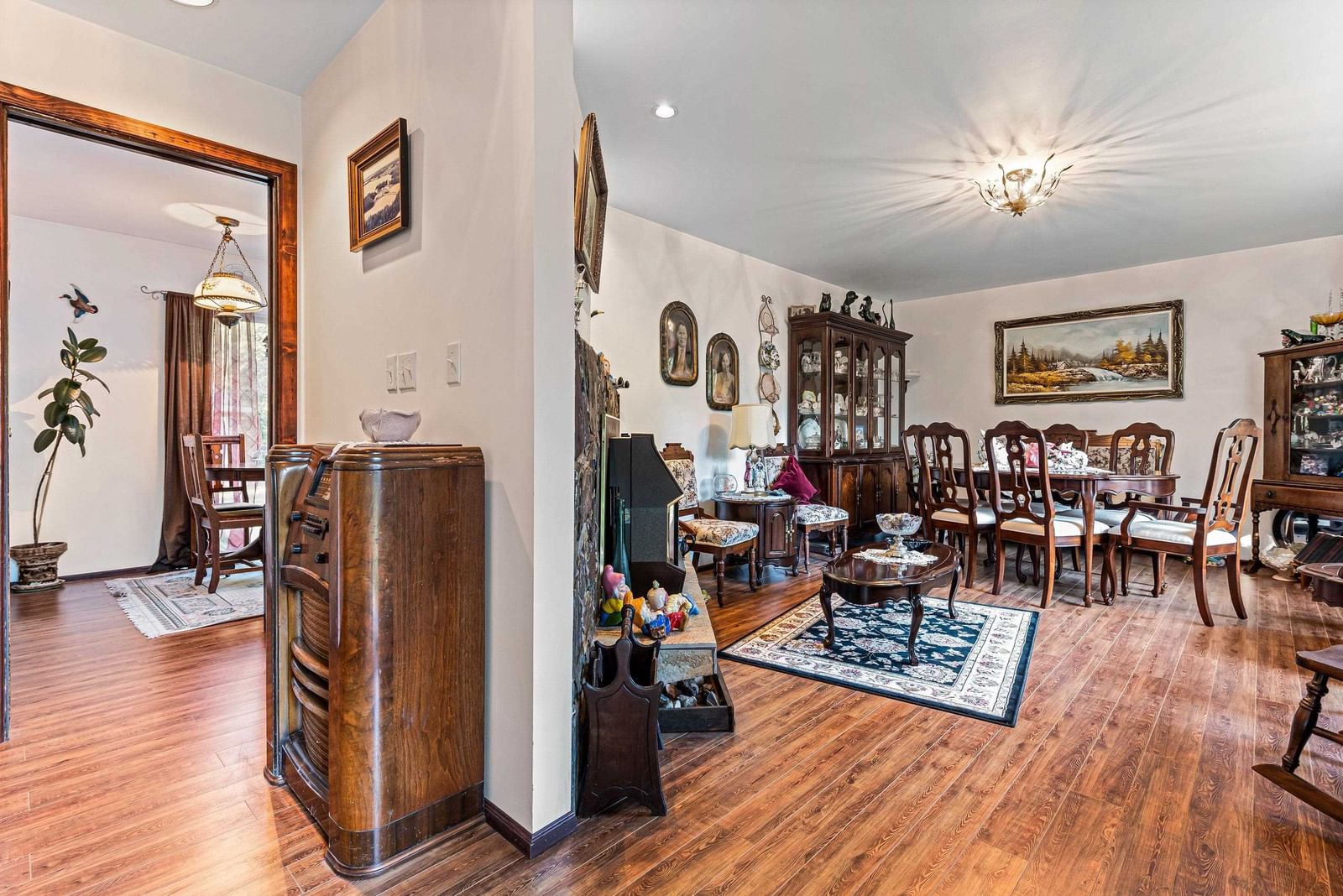 Listing Image 10