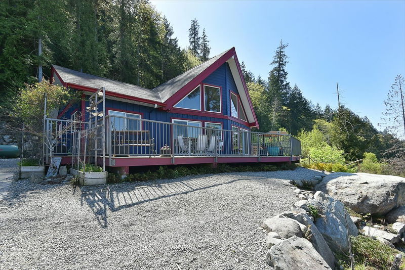 5280 Cecil Hill Road, Madeira Park, British Columbia (MLS R2874264)