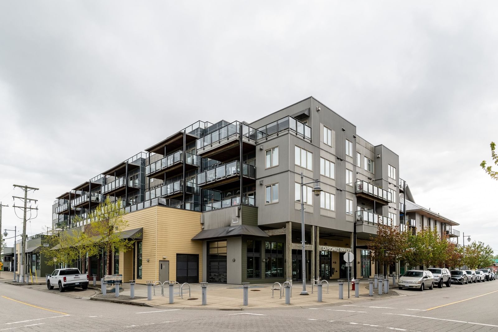 Listing Image 1