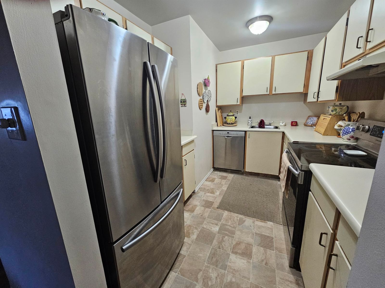 Listing Image 8