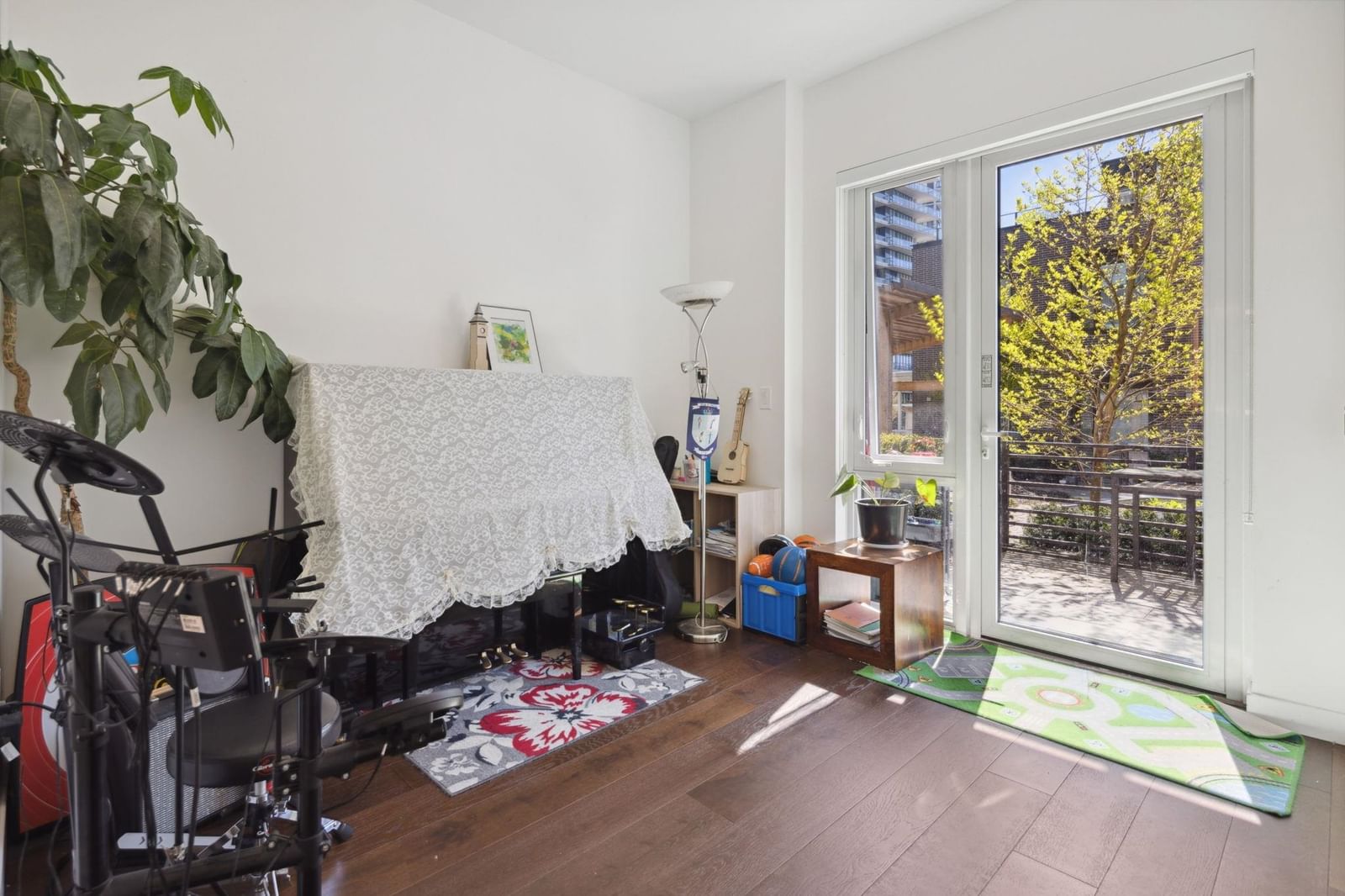 Listing Image 14