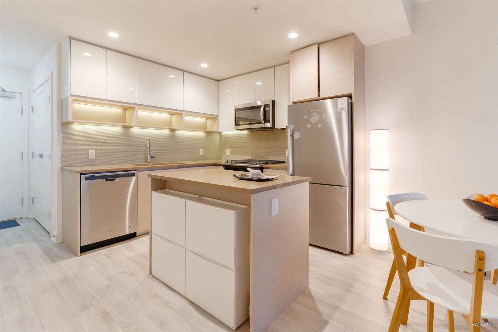 Listing Image 11