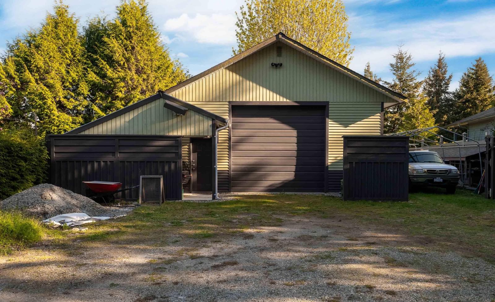 Listing Image 12