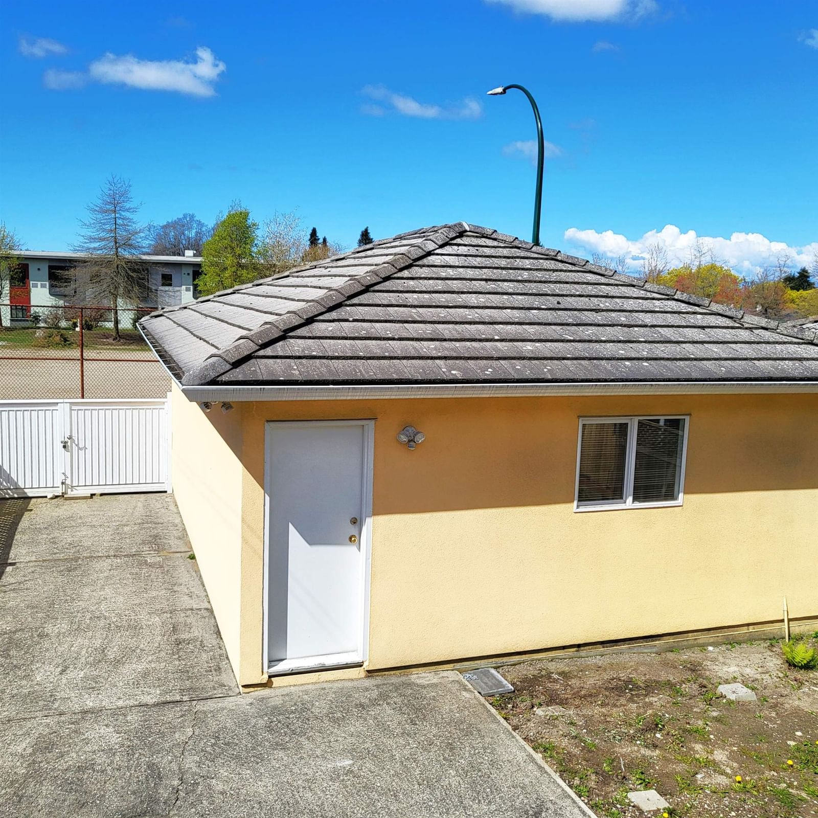 Listing Image 6