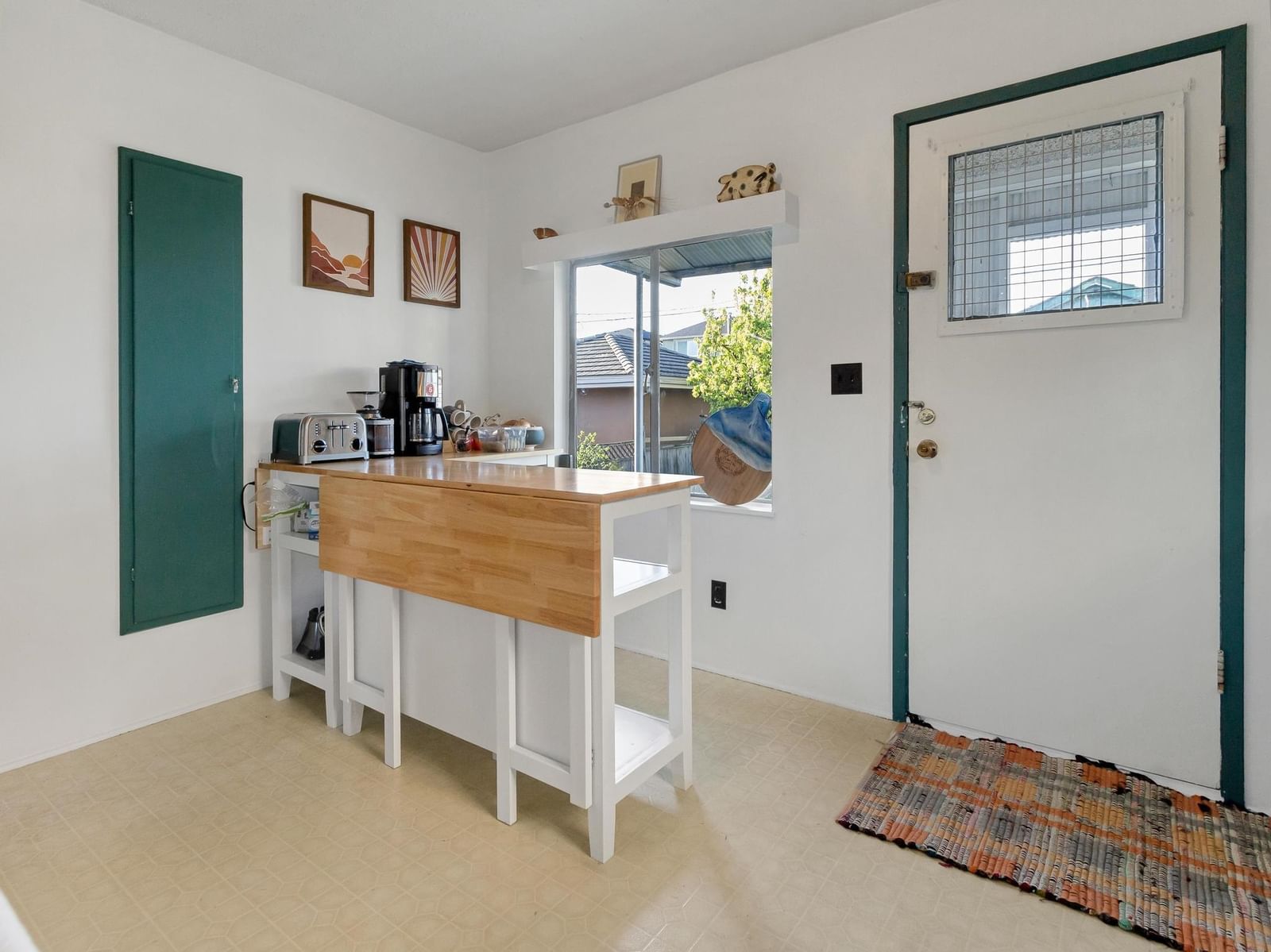 Listing Image 9