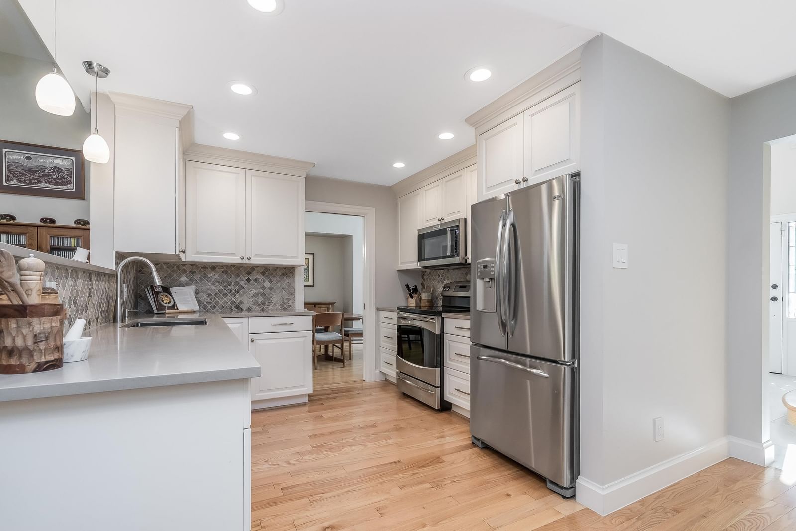 Listing Image 10