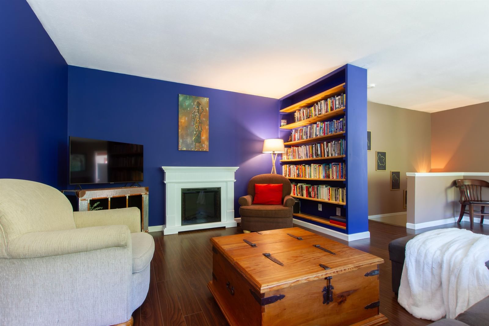 Listing Image 12