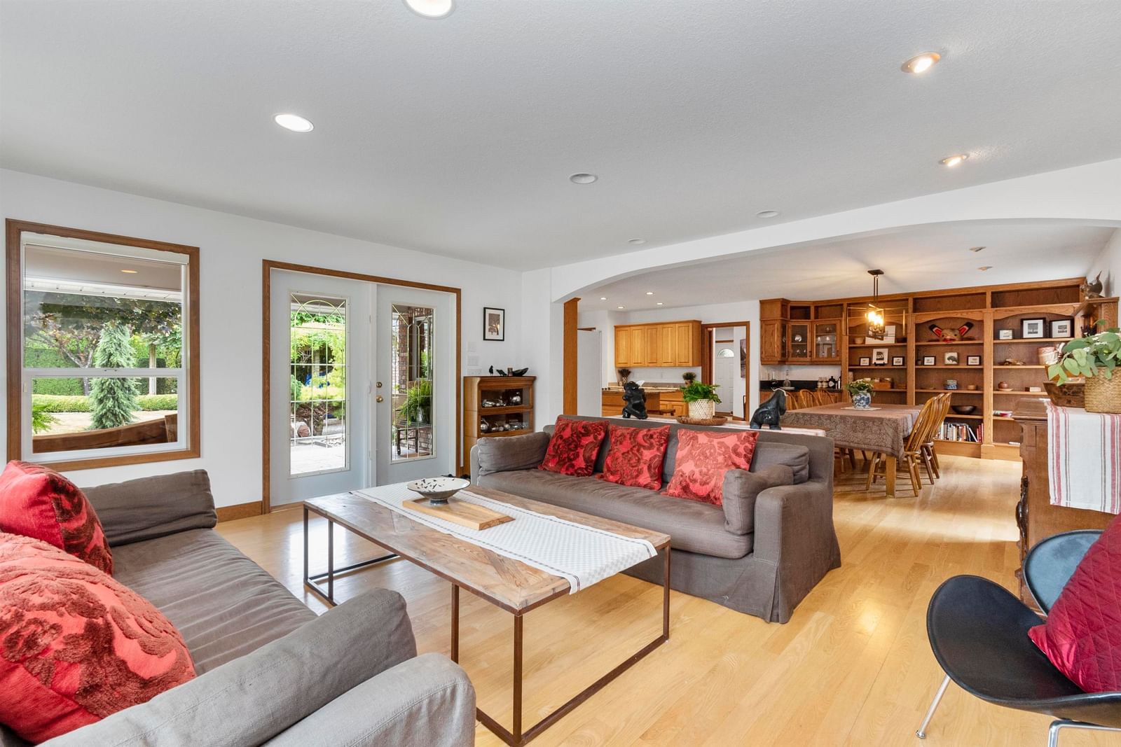 Listing Image 12