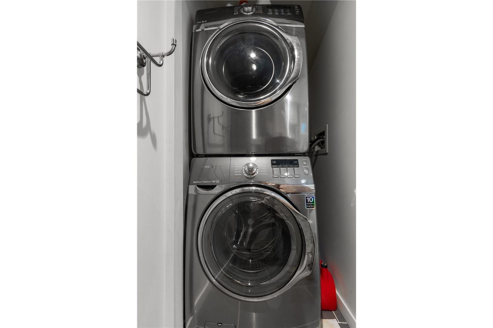 Listing Image 8