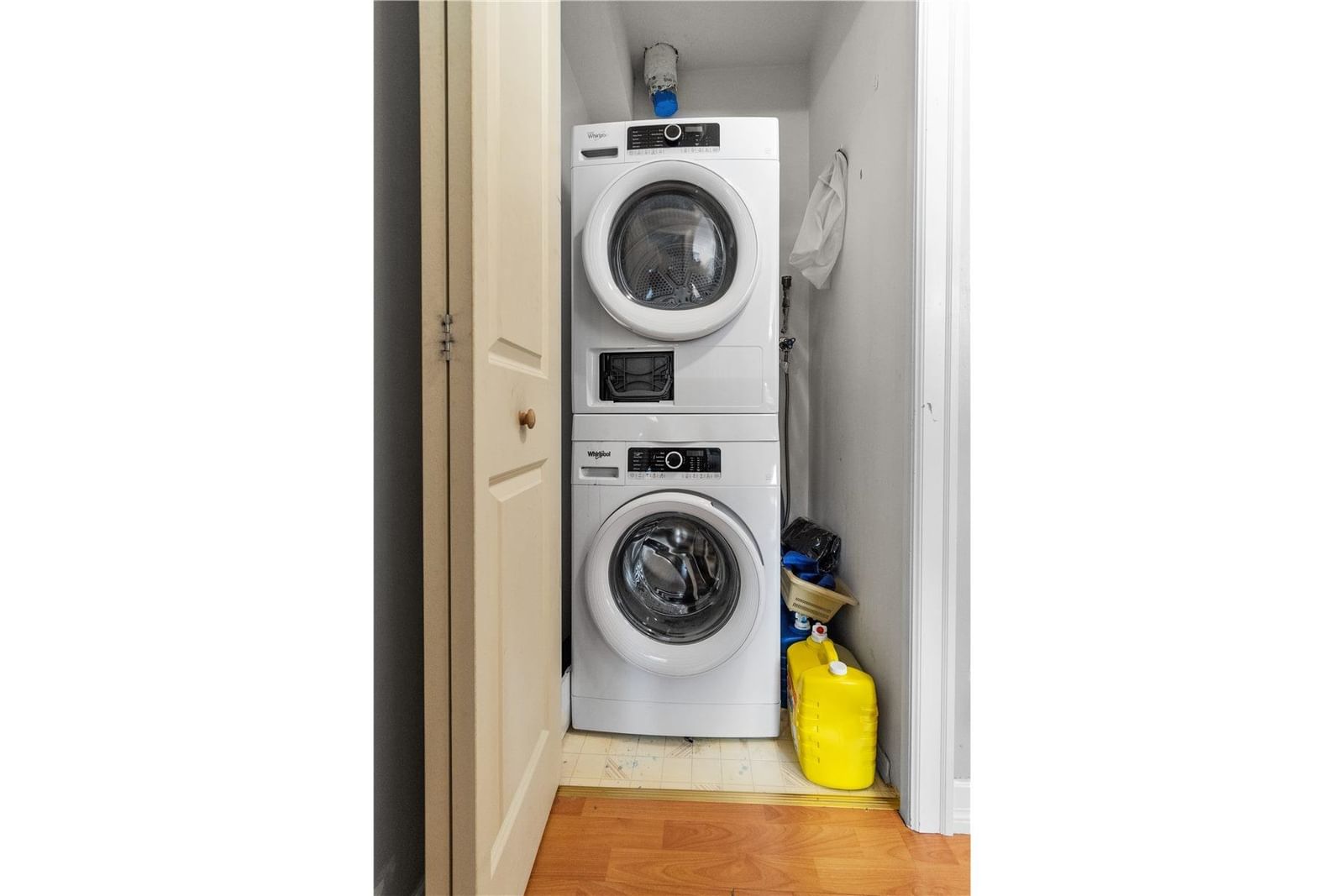 Listing Image 19