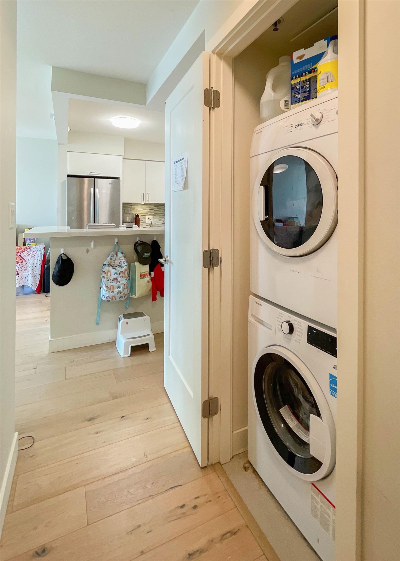 Listing Image 18