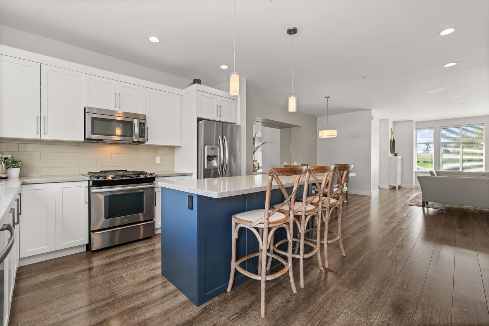 Listing Image 10