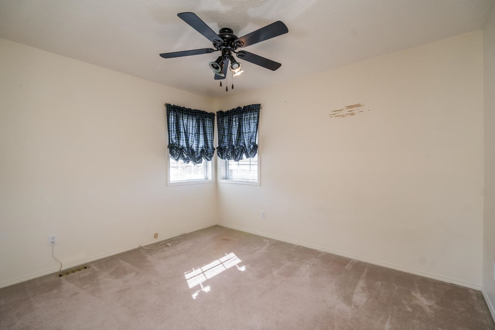 Listing Image 30