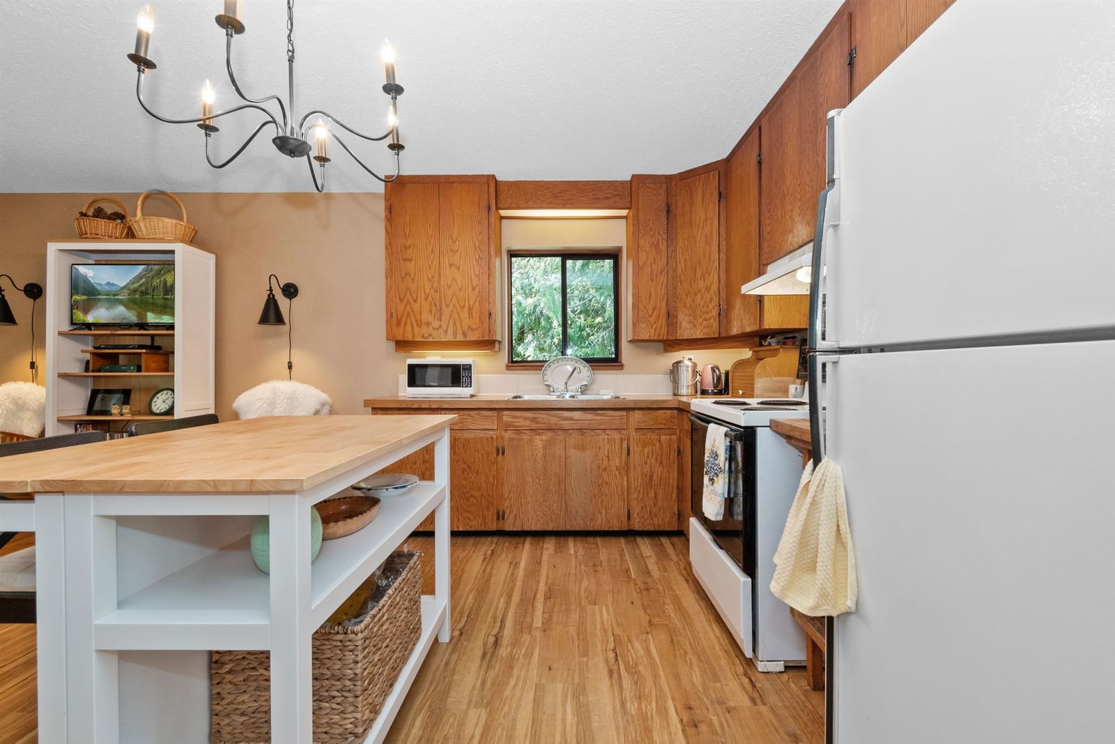 Listing Image 9