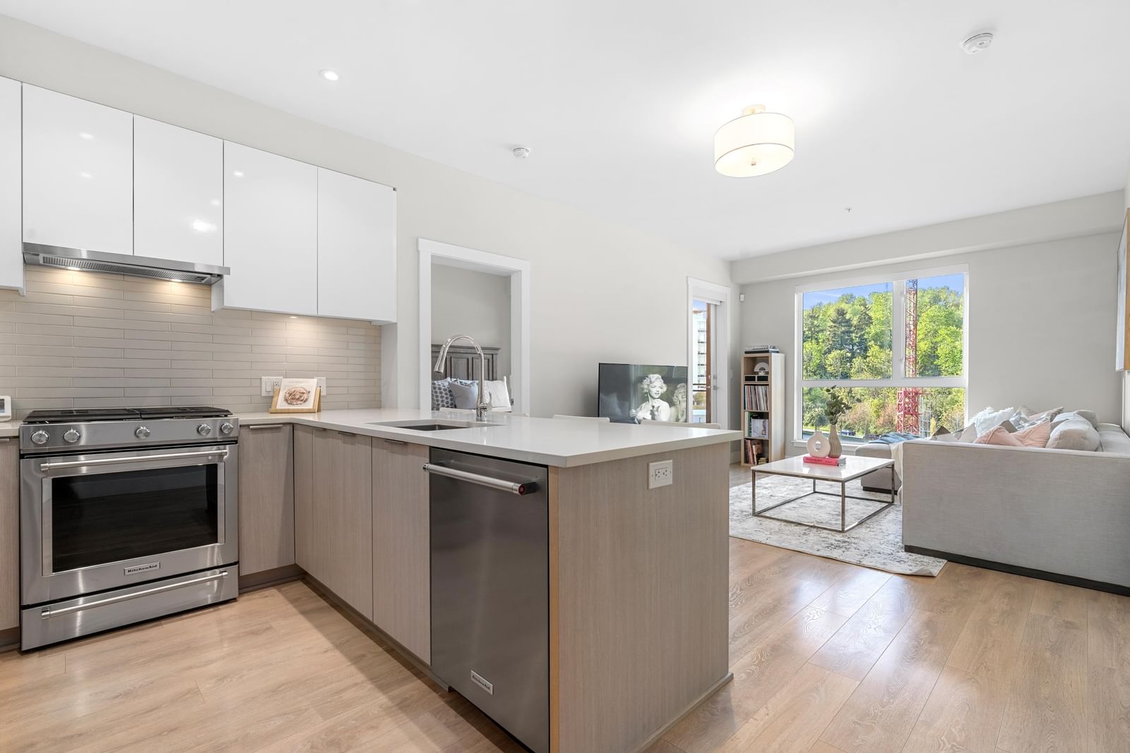 Listing Image 15