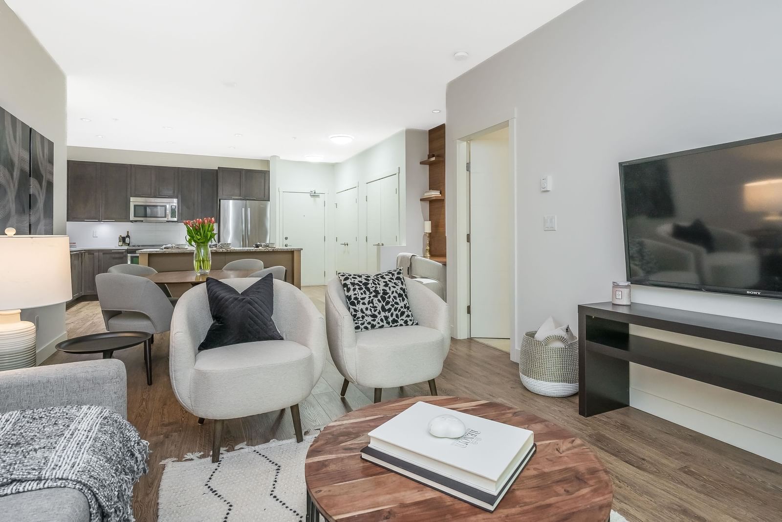 Listing Image 10