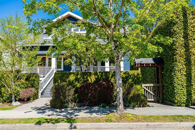 21 15th Avenue