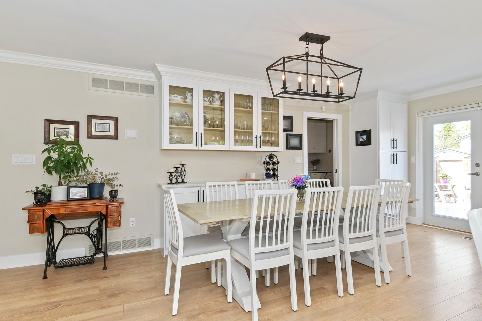 Listing Image 9