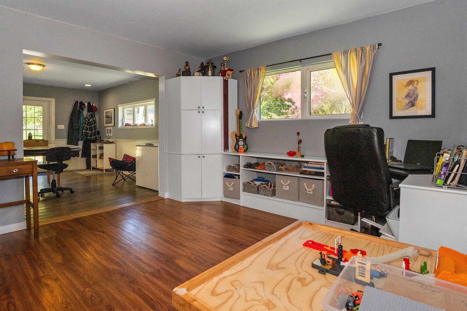 Listing Image 5