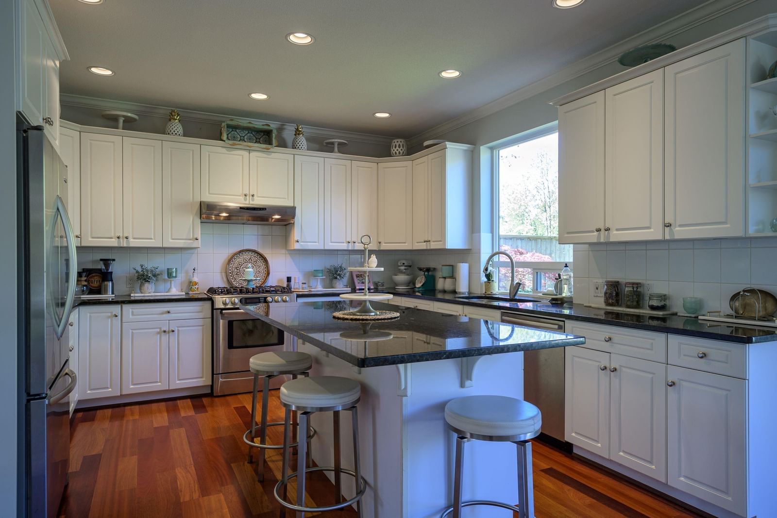 Listing Image 11