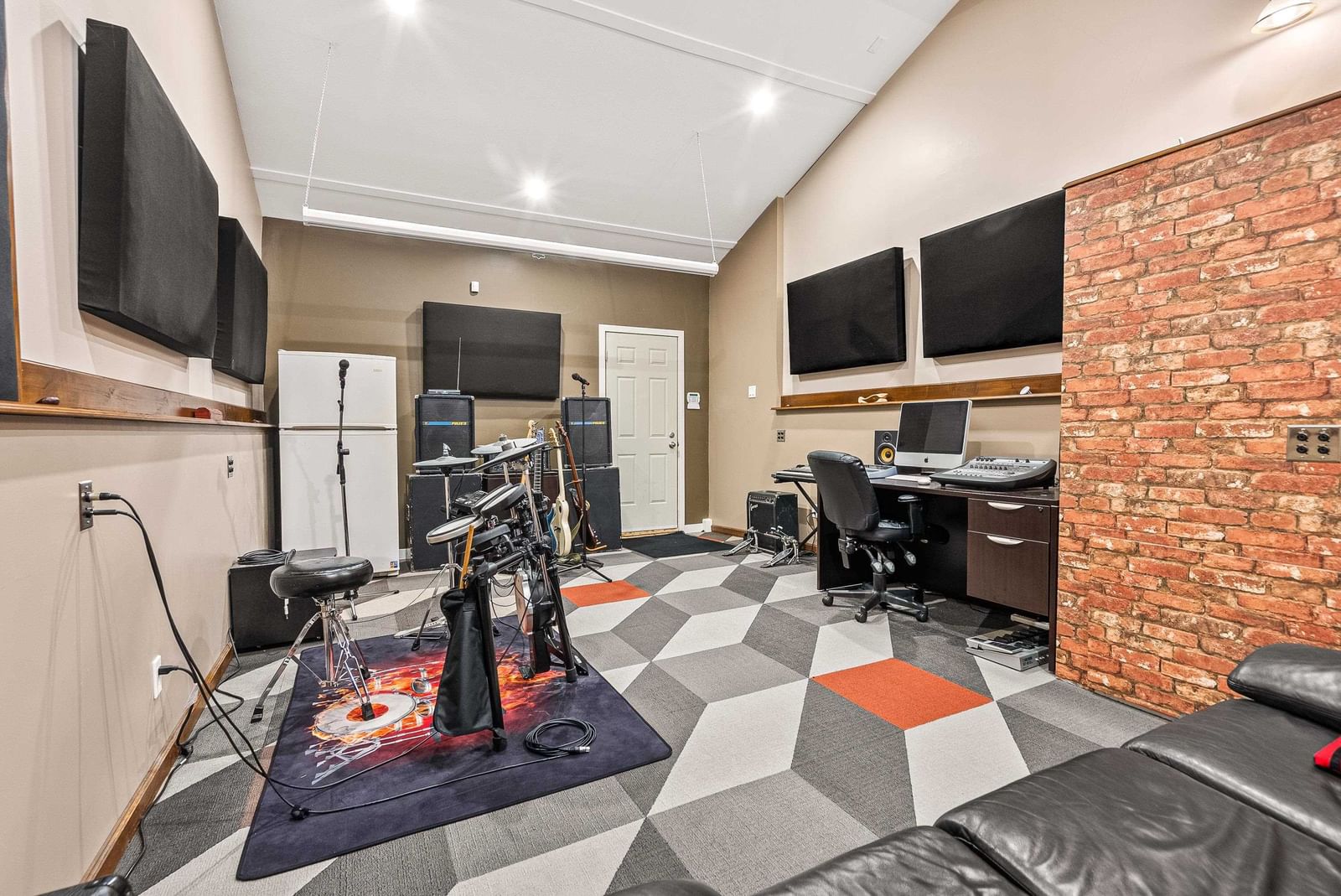 Listing Image 14