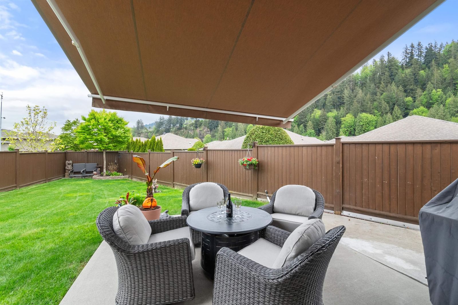 Listing Image 11