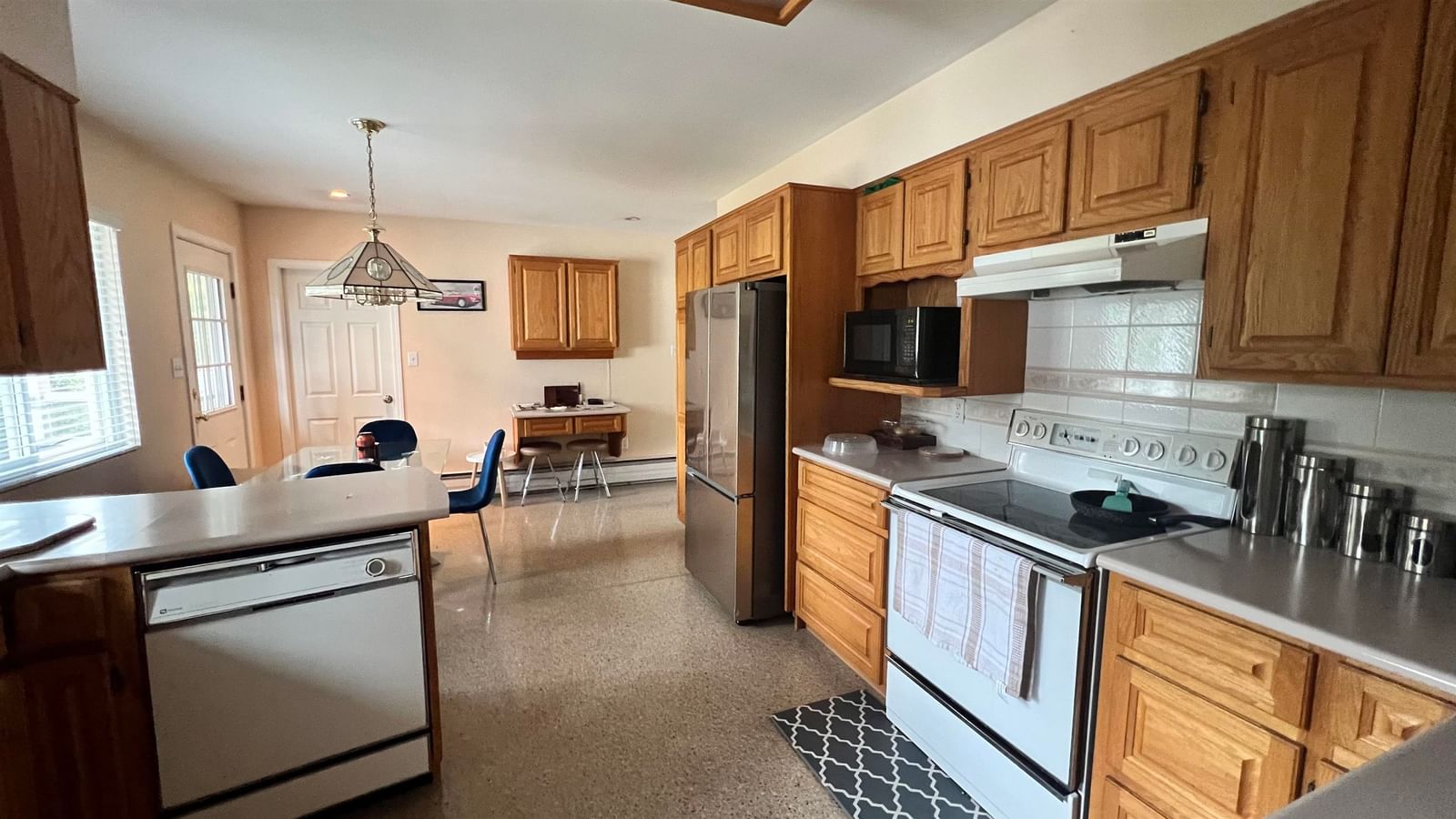 Listing Image 12