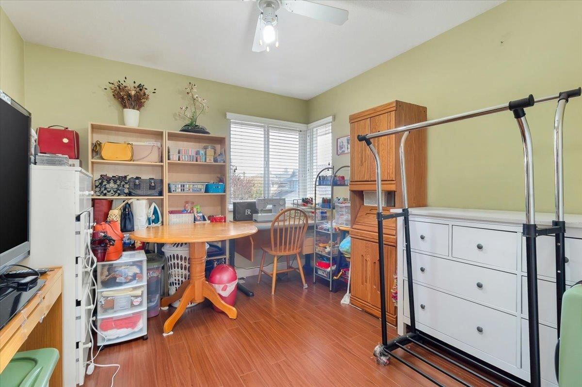 Listing Image 17