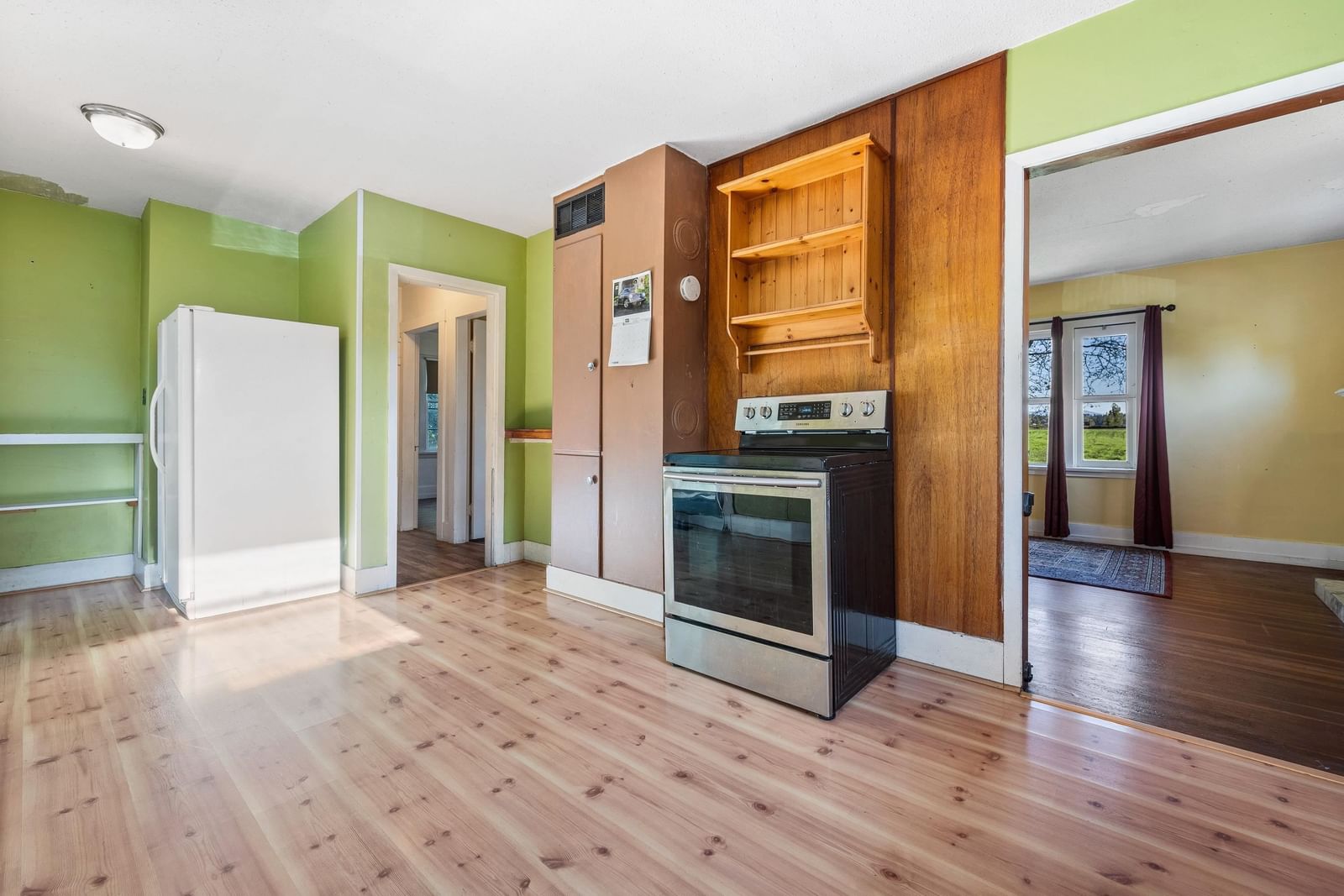 Listing Image 12